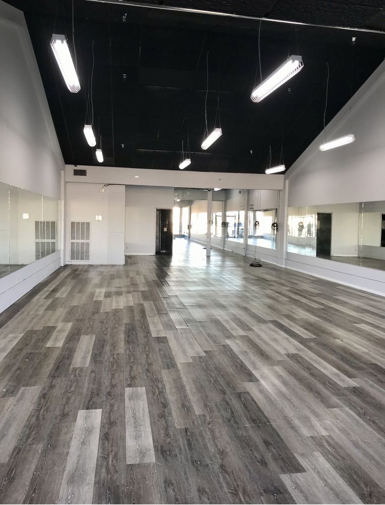 Boardwalk Village RESTAURANT OR RETAIL 3812 Central Avenue up to 10,000 Square Feet: 3810 Central Ave, Hot Springs, AR 71913